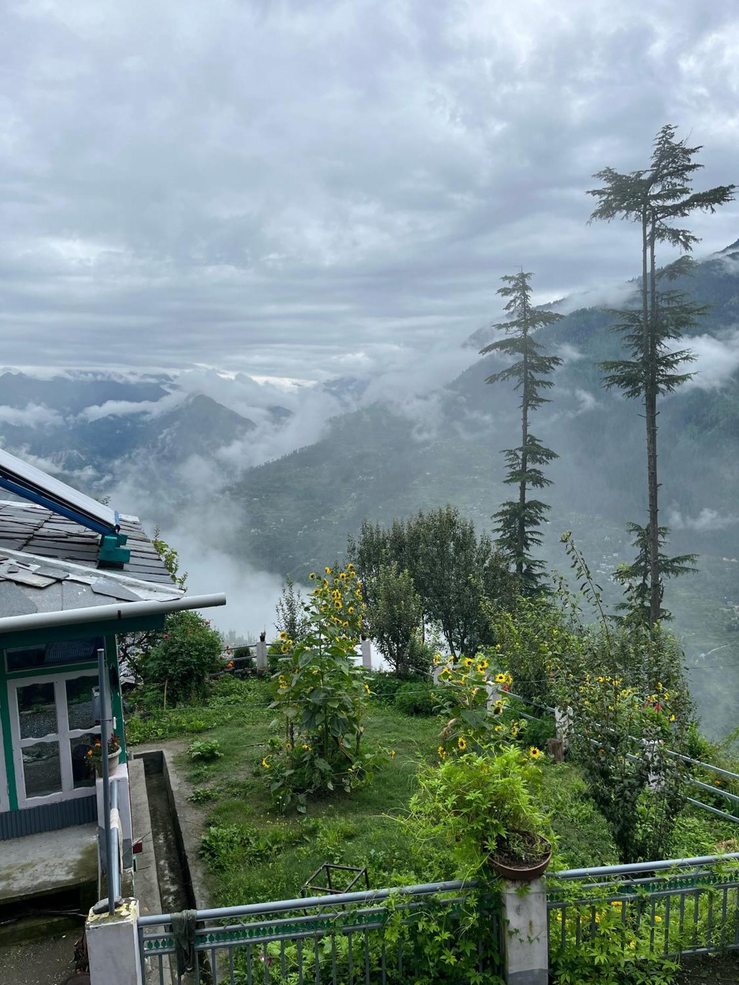 Mountain Eyrie Hotel Banjar Exterior photo